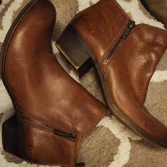 Lucky Brand Booties - Picture 1 of 3